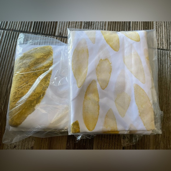 Angela Minca Watercolor Strokes Duvet Set - Deny Designs- Queen Size - Picture 3 of 3